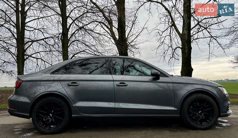Седан Audi A3 2017 в Рівному