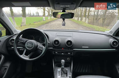 Седан Audi A3 2017 в Рівному