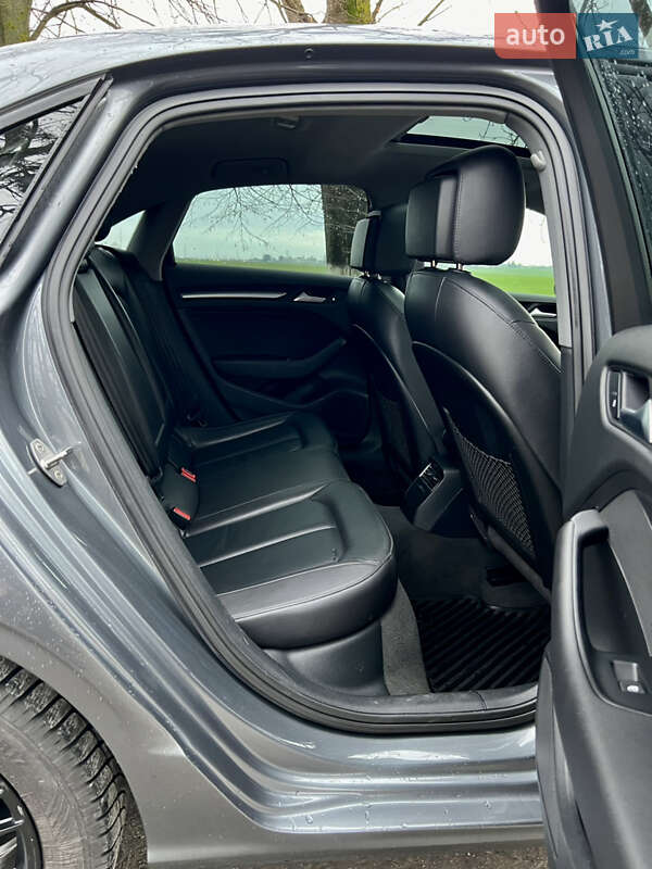 Седан Audi A3 2017 в Рівному