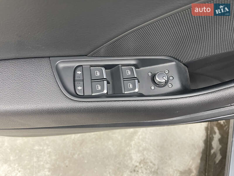 Седан Audi A3 2015 в Дніпрі