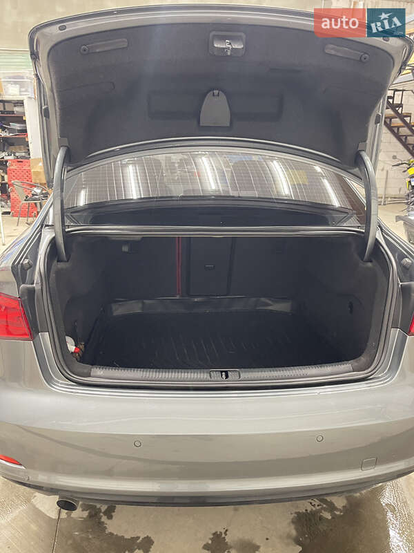 Седан Audi A3 2015 в Дніпрі