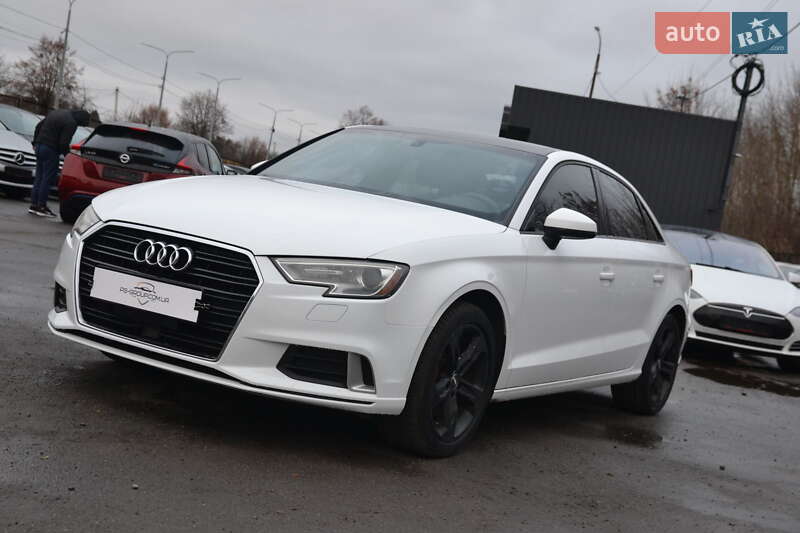 Седан Audi A3 2017 в Луцке