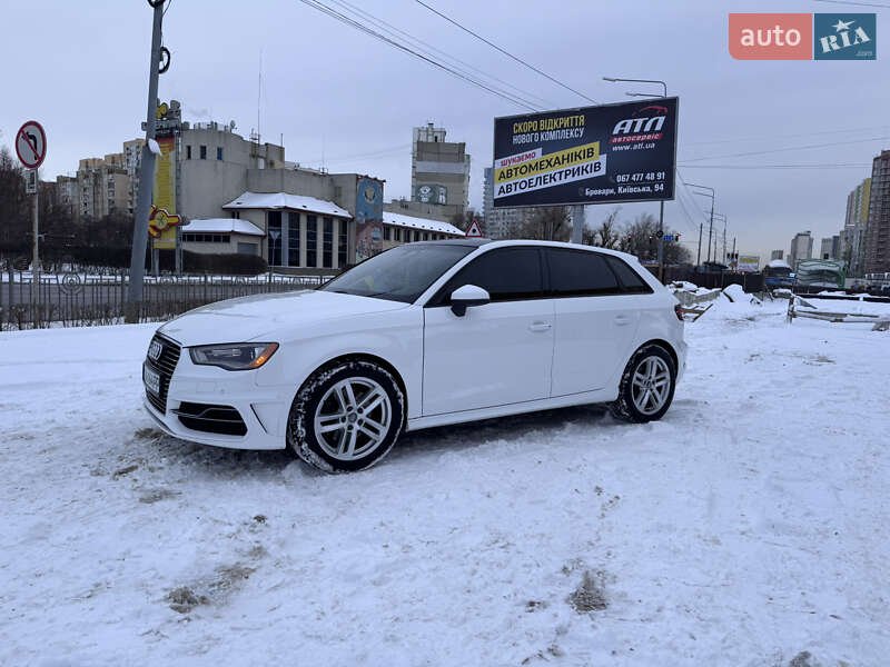 Хэтчбек Audi A3 2016 в Киеве