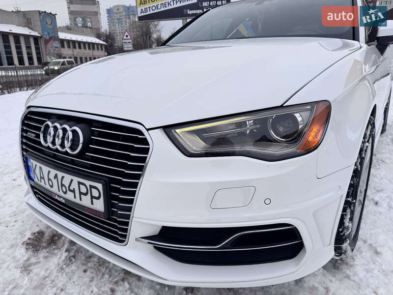 Хэтчбек Audi A3 2016 в Киеве