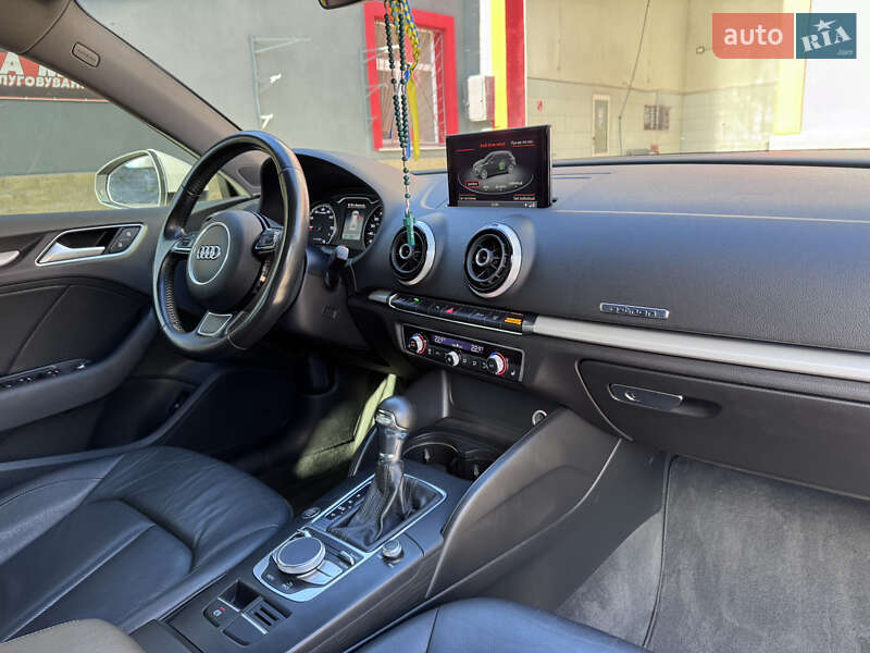 Хэтчбек Audi A3 2016 в Киеве