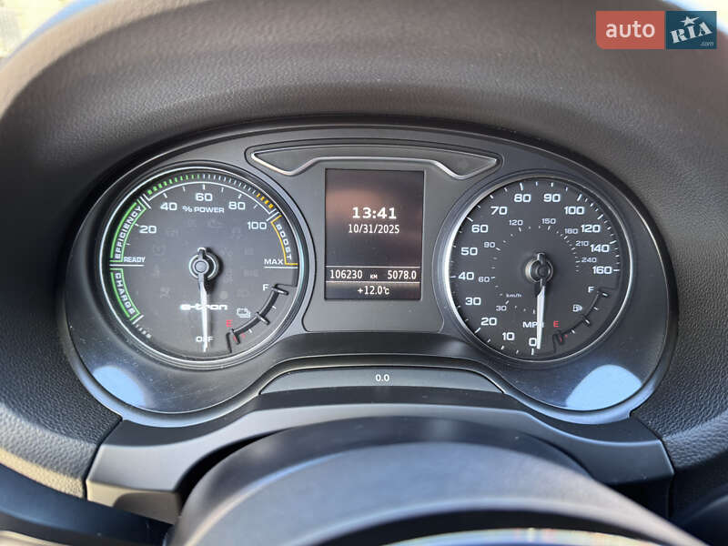 Хэтчбек Audi A3 2016 в Киеве