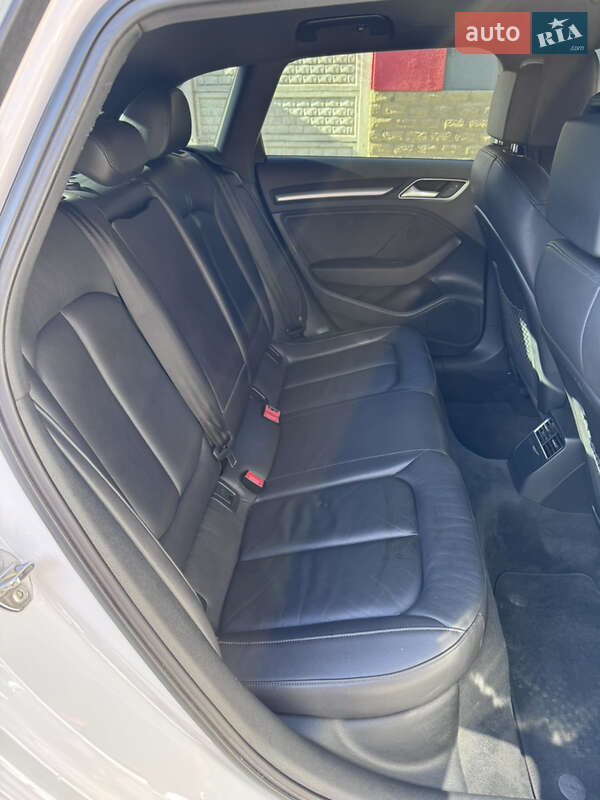 Хэтчбек Audi A3 2016 в Киеве