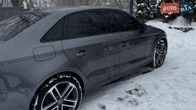 Седан Audi A3 2017 в Ізюмі