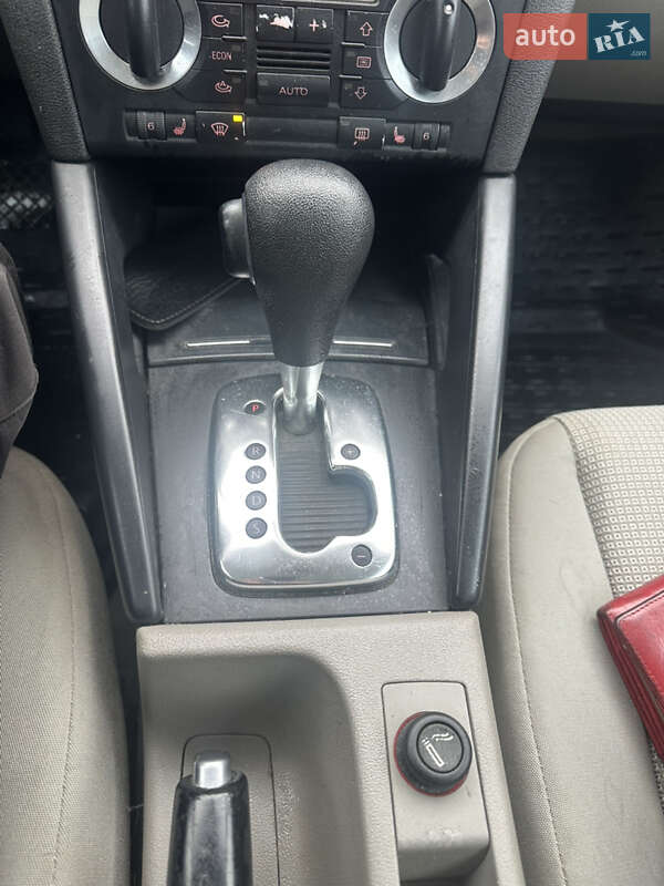 Хэтчбек Audi A3 2004 в Рахове