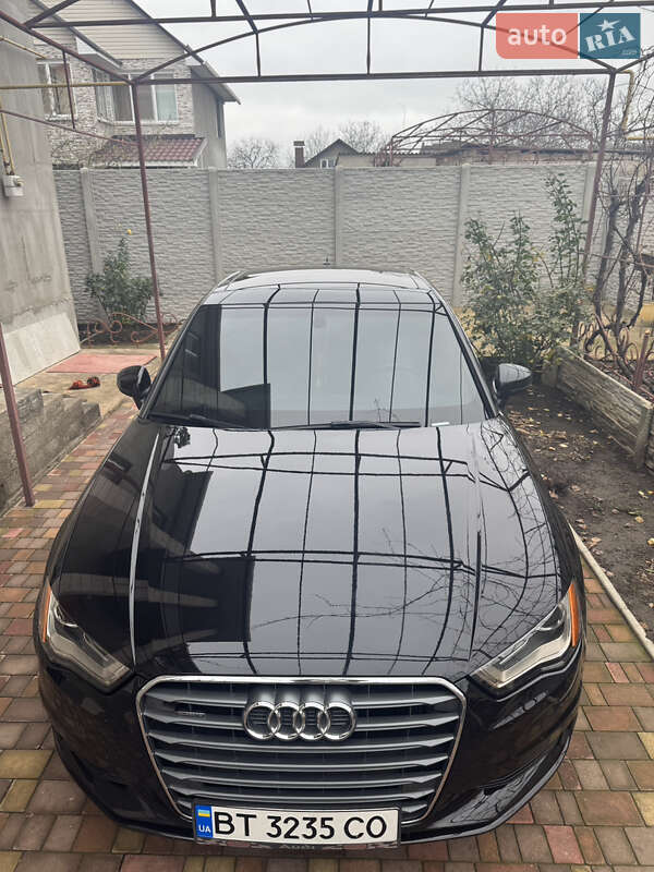 Седан Audi A3 2015 в Николаеве