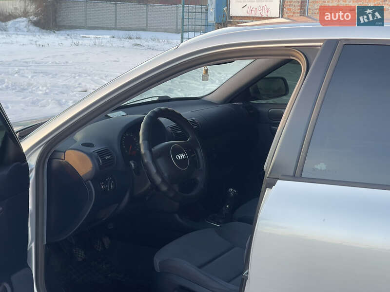 Хэтчбек Audi A3 2001 в Чернигове