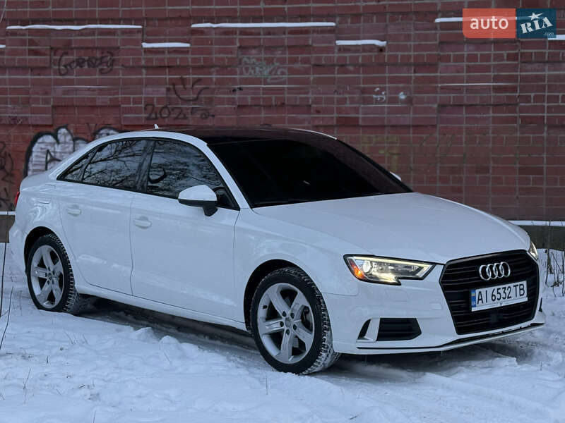 Седан Audi A3 2017 в Чернигове