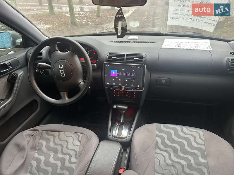 Хэтчбек Audi A3 2000 в Глобине