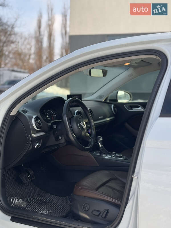 Седан Audi A3 2015 в Хмельницькому