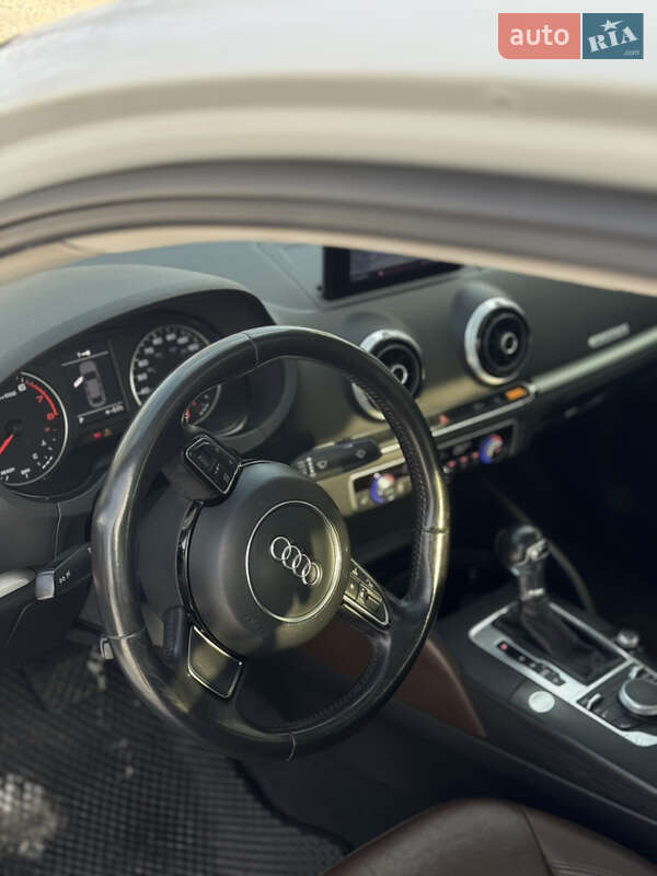 Седан Audi A3 2015 в Хмельницькому