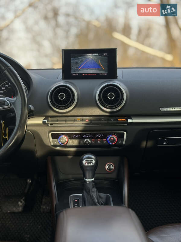 Седан Audi A3 2015 в Хмельницькому