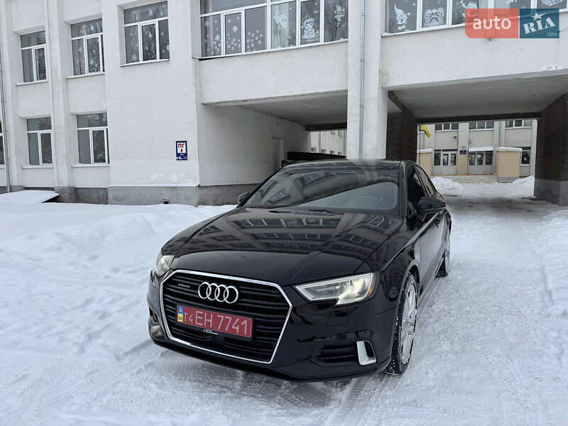 Седан Audi A3 2017 в Староконстантинове