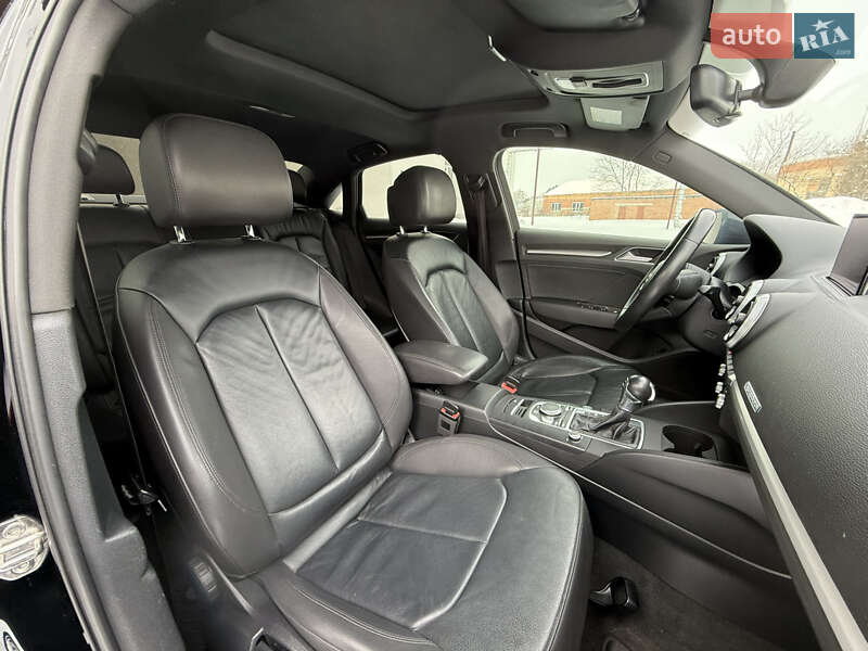Седан Audi A3 2017 в Староконстантинове