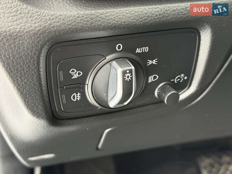 Седан Audi A3 2017 в Староконстантинове