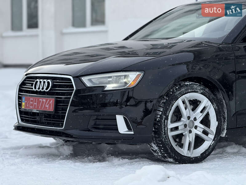 Седан Audi A3 2017 в Староконстантинове