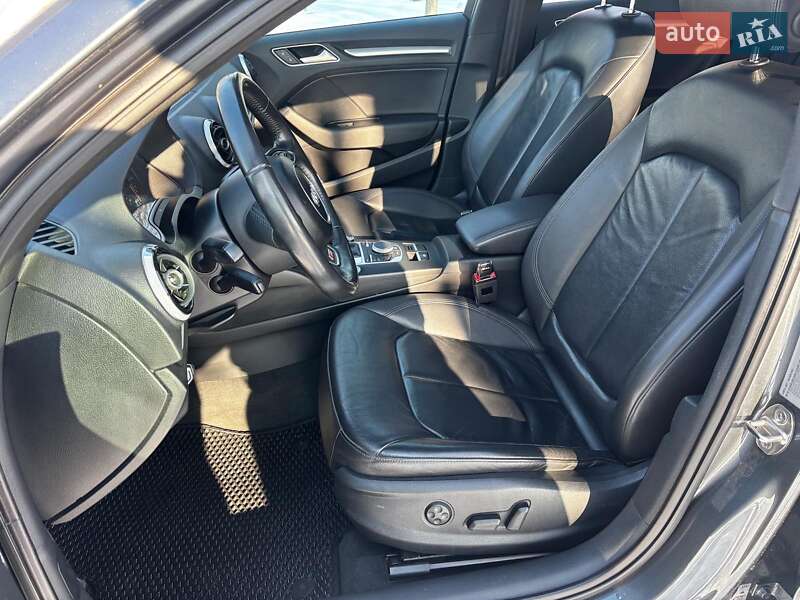 Седан Audi A3 2016 в Запорожье