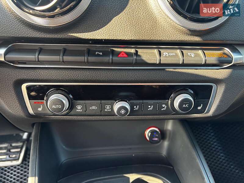 Седан Audi A3 2016 в Запорожье