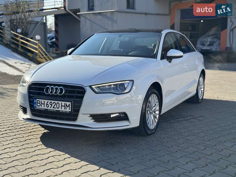 Седан Audi A3 2016 в Одессе