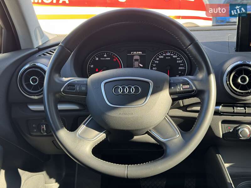 Седан Audi A3 2016 в Одессе