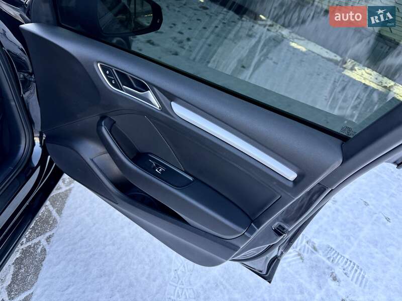 Седан Audi A3 2016 в Одессе