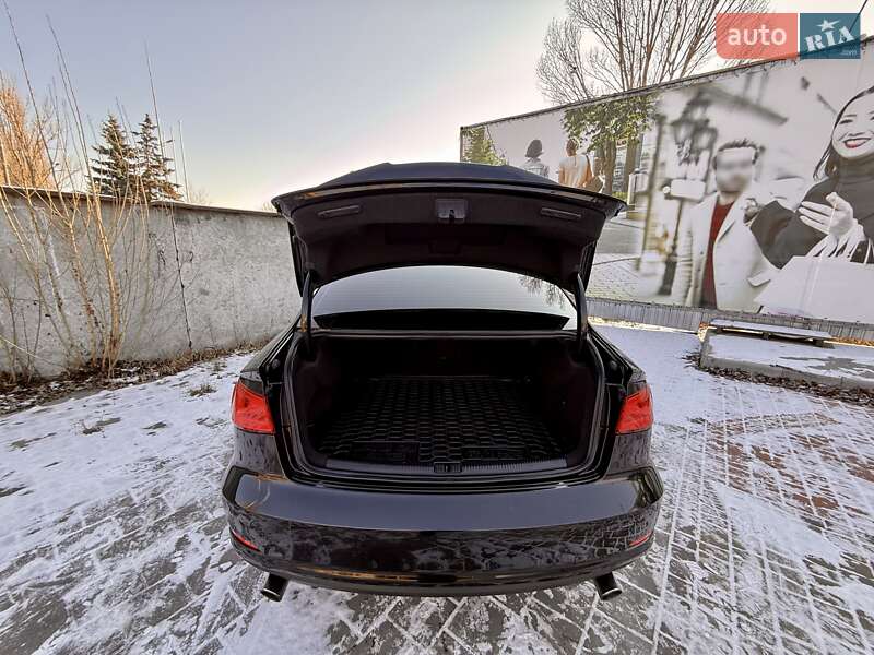 Седан Audi A3 2016 в Одессе