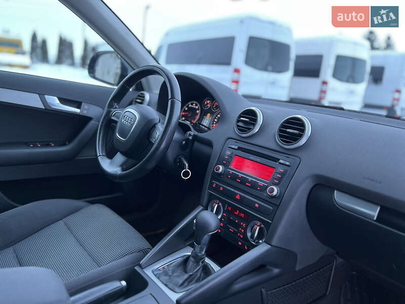 Хэтчбек Audi A3 2009 в Староконстантинове