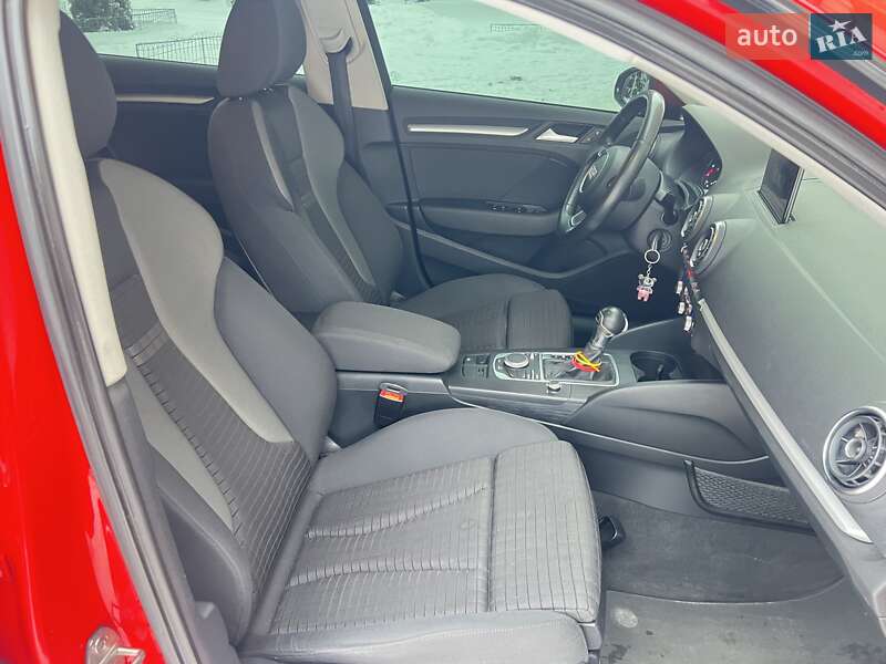 Хэтчбек Audi A3 2015 в Хмельницком