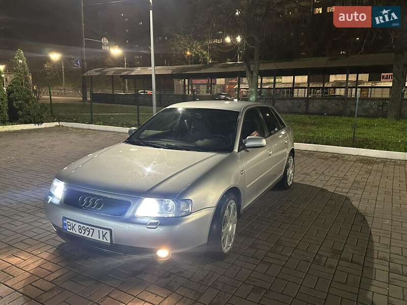 Хэтчбек Audi A3 2002 в Киеве