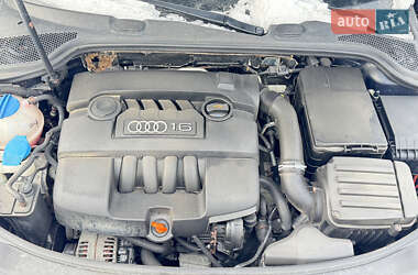 Хэтчбек Audi A3 2004 в Сходнице