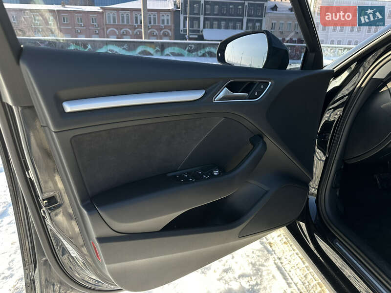 Хетчбек Audi A3 2016 в Києві