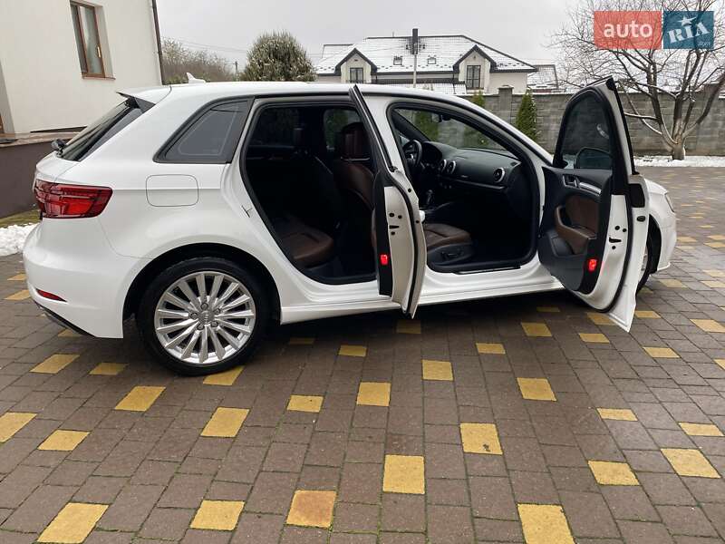 Хэтчбек Audi A3 2017 в Ровно