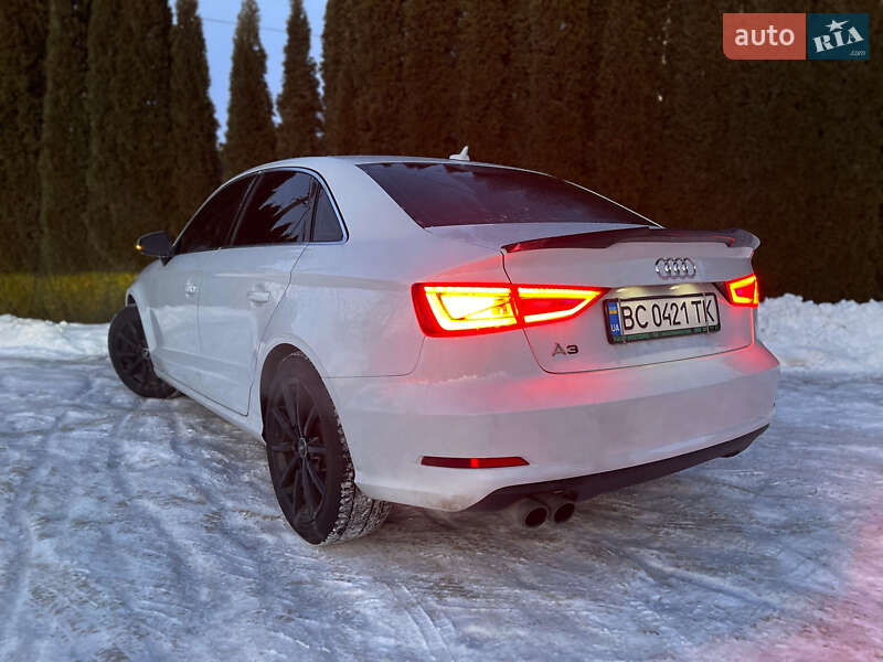 Седан Audi A3 2015 в Самборі