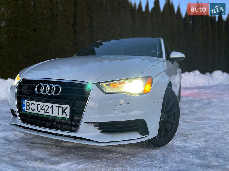 Седан Audi A3 2015 в Самборі