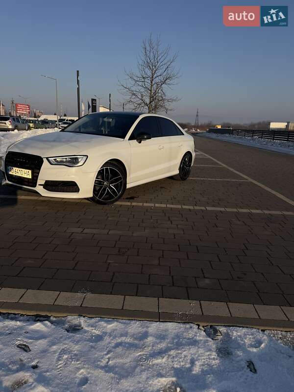 Седан Audi A3 2016 в Мукачевому