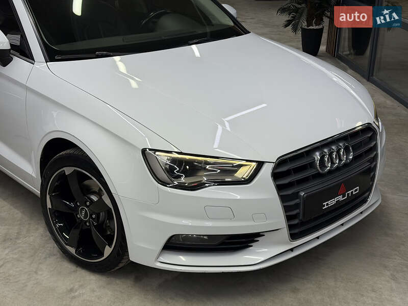 Седан Audi A3 2015 в Одессе