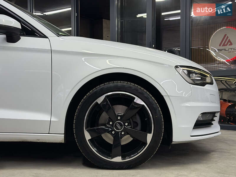 Седан Audi A3 2015 в Одессе