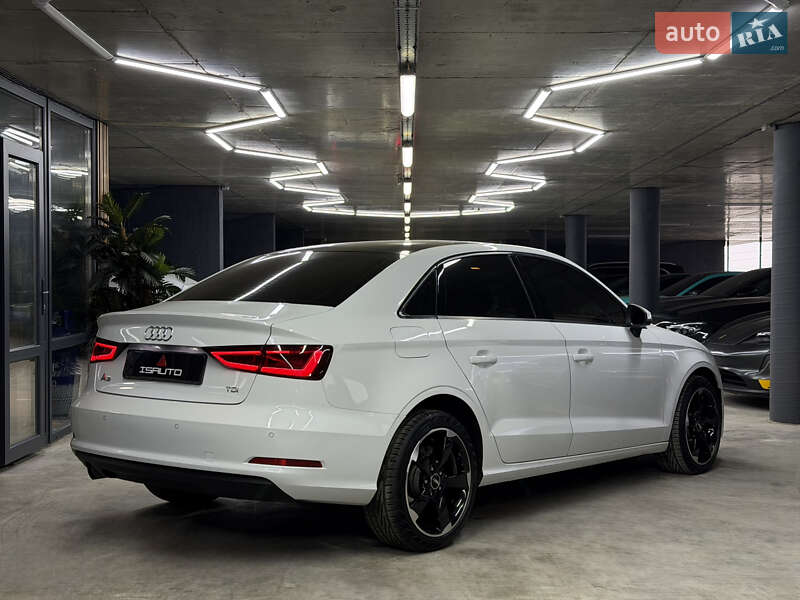 Седан Audi A3 2015 в Одессе