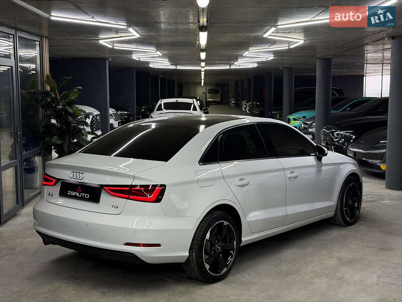 Седан Audi A3 2015 в Одессе