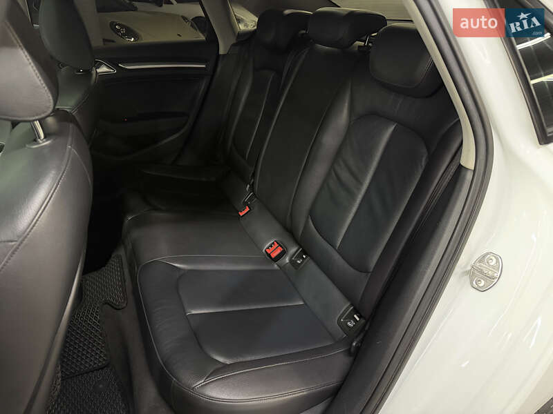 Седан Audi A3 2015 в Одессе