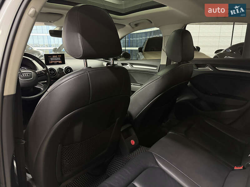 Седан Audi A3 2015 в Одессе