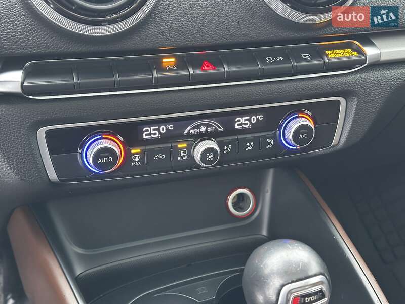 Седан Audi A3 2015 в Львове