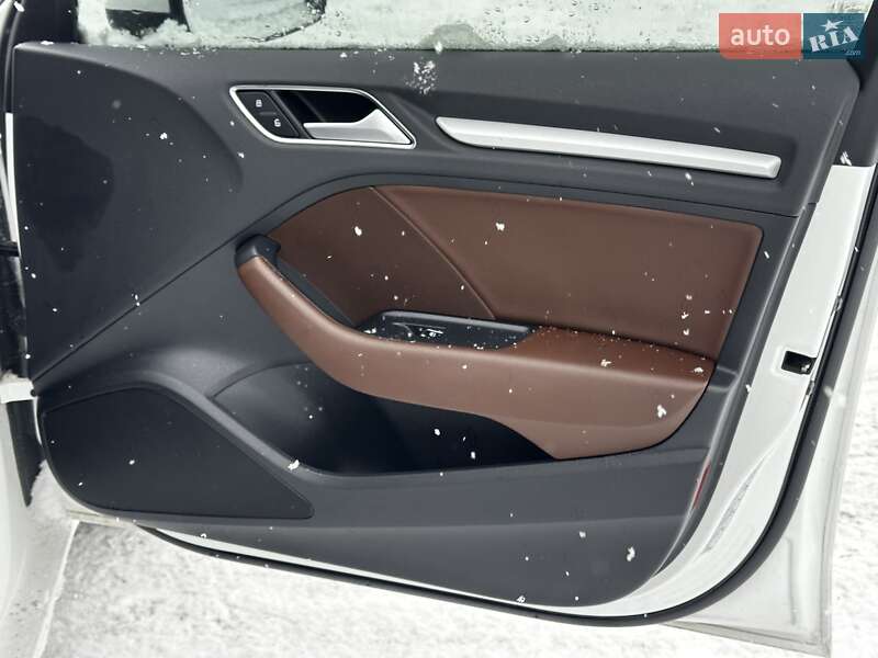 Седан Audi A3 2015 в Львове