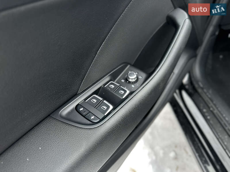 Седан Audi A3 2016 в Харькове