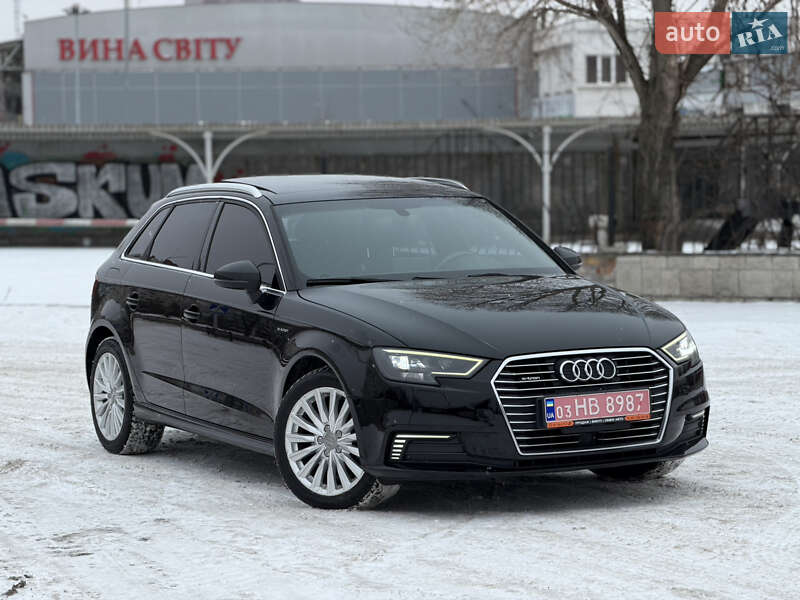 Хетчбек Audi A3 2016 в Запоріжжі фото Хетчбек Audi A3 2016 в Запоріжжі