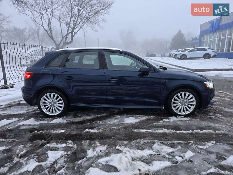Хетчбек Audi A3 2017 в Кропивницькому фото 5 Хетчбек Audi A3 2017 в Кропивницькому